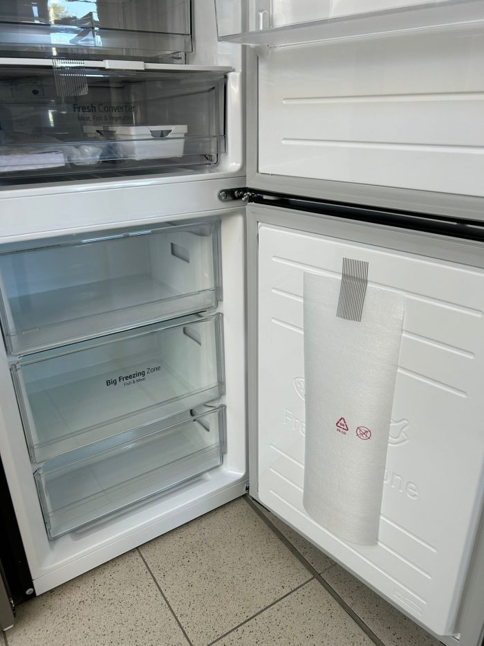 LG kombinacija hladnjaka i zamrzivača GBP62MCNBC, 203,0 cm visine, 59,5 cm širine - Slika 9