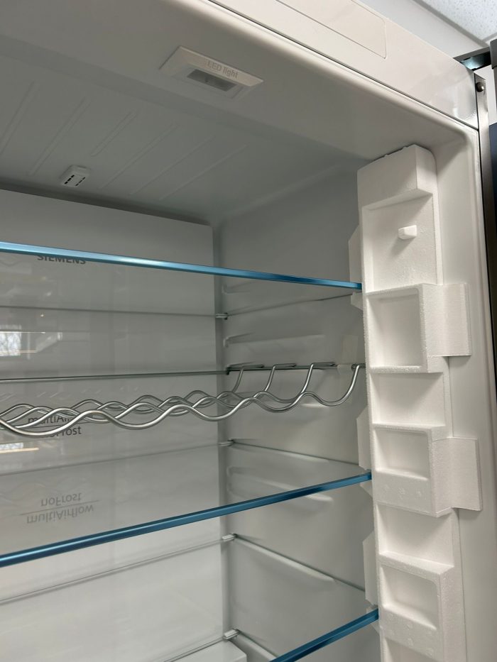 SIEMENS kombinacija hladnjak/zamrzivač KG49NXIBF, 203 cm visine, 70 cm širine - Slika 19