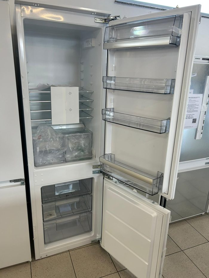 AEG ugradbena kombinacija hladnjaka i zamrzivača SCB618F3LF, ÖKO SANTO, LowFrost tehnologija, FROSTMATIC - Slika 6