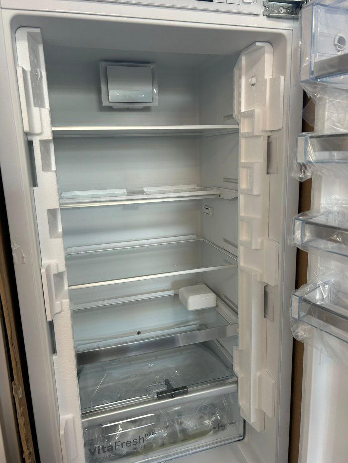 BOSCH ugradbeni hladnjak-zamrzivač kombinacija 6 KIS87ADD0, visina 177,2 cm, širina 55,8 cm - Slika 17