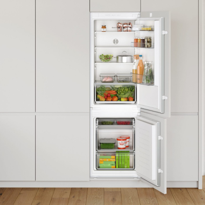 BOSCH Serija 2 KIV86NSE0 Multi Box XXL: ekstra velika ladica za voće i povrće - Slika 2